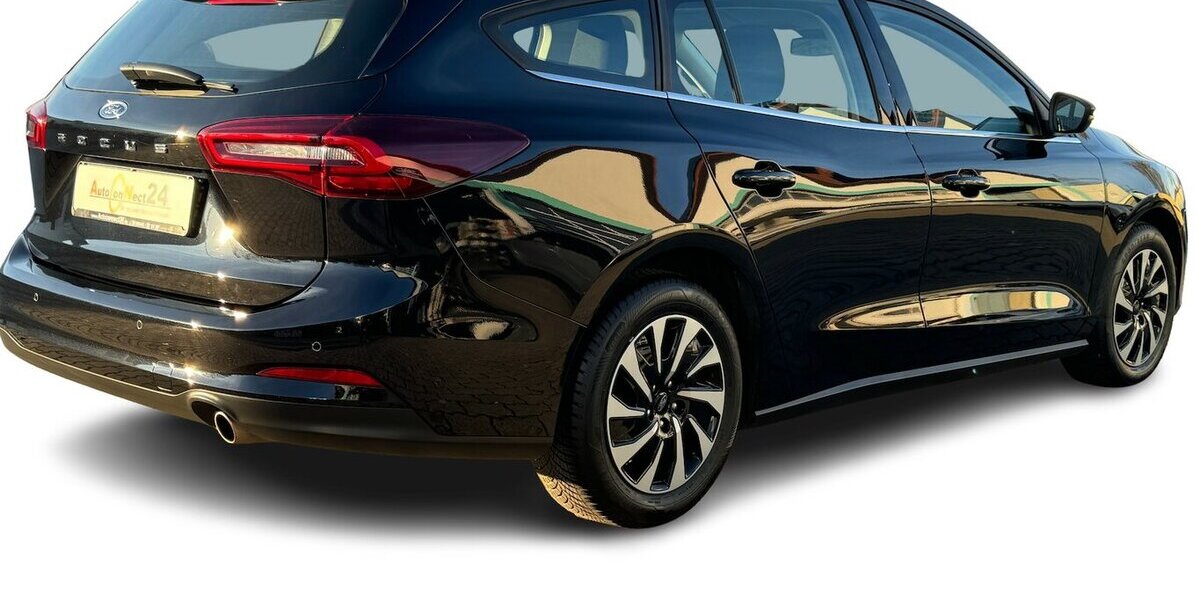 Ford Focus Titanium *Navi/SHZG/LED/TPMT/PDC/1.HD* 18.680 km 18.770 &euro; Bamberg 96052