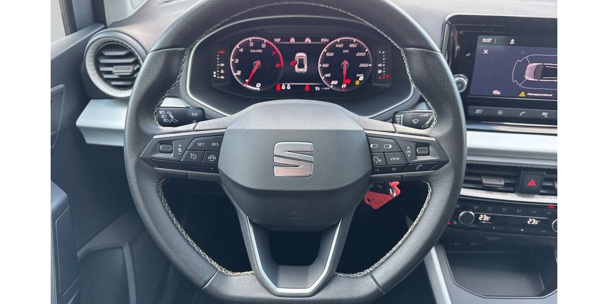 Seat Arona Style *Navi-App/SHZG/LED/Kamera/PDC* 13.138 km 16.980 &euro; Bamberg 96052