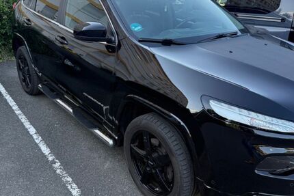 Jeep Cherokee 132.800 km 16.990 &euro; Bamberg 96050