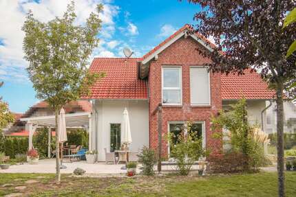 Haus Pettstadt - 5 Zimmer, 157 m&sup2;, 720.000&euro; | Angebot:23068018