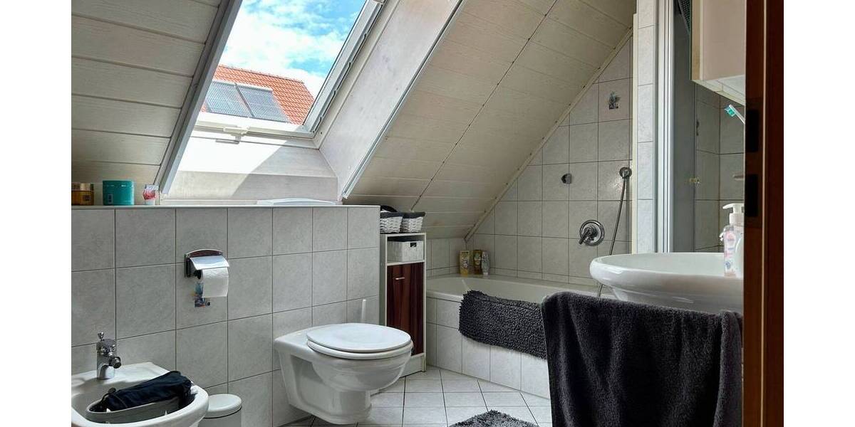 Doppelhaushälfte Wachenroth - 5 Zimmer, 130 m&sup2;, 350.000&euro; | Angebot:25677862