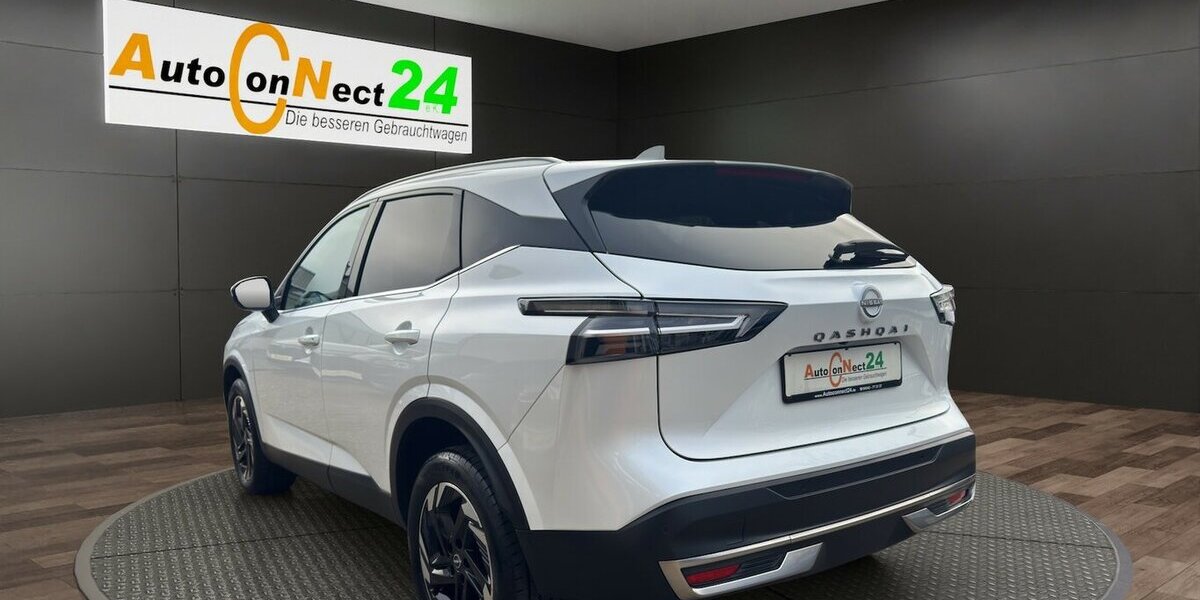 Nissan Qashqai N-Connecta XTronic *Navi/LED/Kamera360/PDC 17.515 km 25.980 &euro; Bamberg 96052