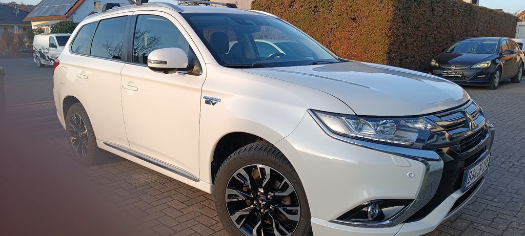 Mitsubishi Plug-in Hybrid Outlander 185.000 km 14.400 &euro; Hirschaid 96114