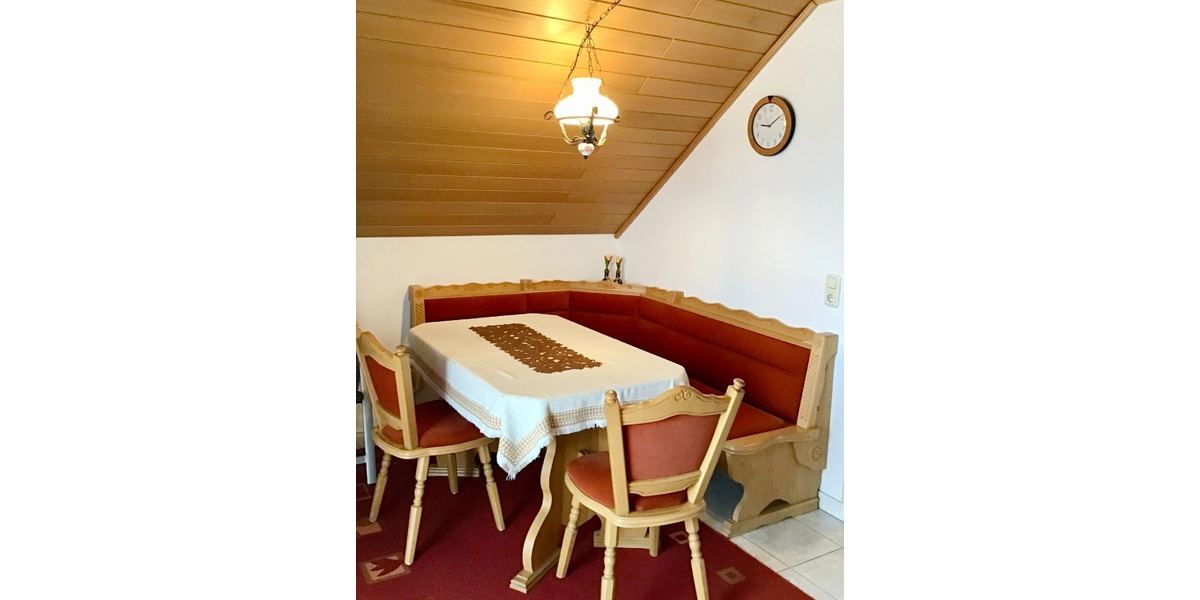 Dachgeschosswohnung in ruhiger Wohnlage - Dachgeschoßwohnung Ebensfeld | Angebot:26557987