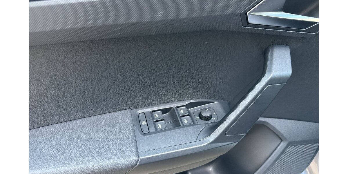 Seat Arona Style *Navi-App/SHZG/LED/Kamera/PDC* 13.138 km 16.980 &euro; Bamberg 96052