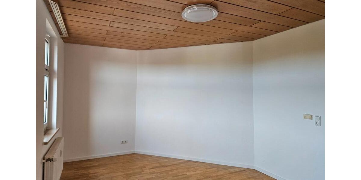 Dachgeschoßwohnung Eltmann - 3 Zimmer, 70 m&sup2;, 650&euro; | Angebot:26413658