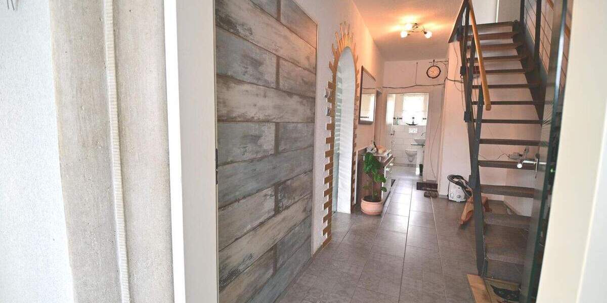 Einfamilienhaus Knetzgau - 1 Zimmer, 280 m&sup2;, 425.000&euro; | Angebot:26930619