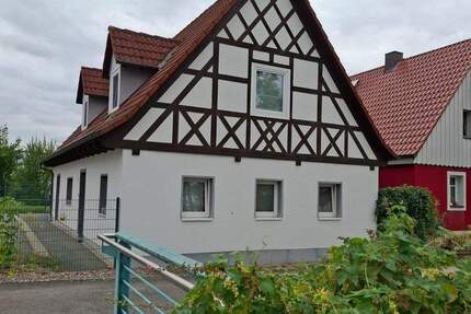 Haus Bad Staffelstein - 6 Zimmer, 150 m&sup2;, 290.000&euro; | Angebot:25769832