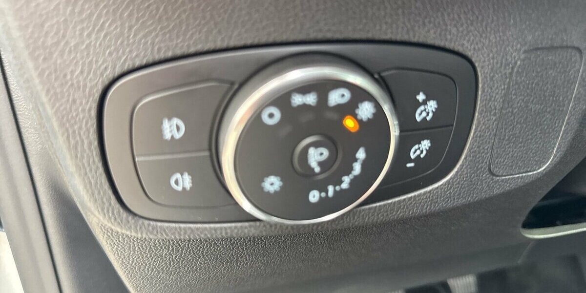 Ford Focus Titanium *Navi/SHZG/LED/TPMT/PDC/1.HD* 31.452 km 16.990 &euro; Bamberg 96052