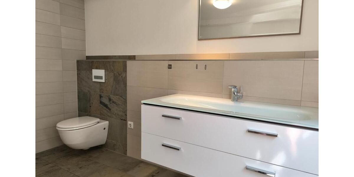 Einfamilienhaus Ebern - 7 Zimmer, 120 m&sup2;, 190.000&euro; | Angebot:27084162