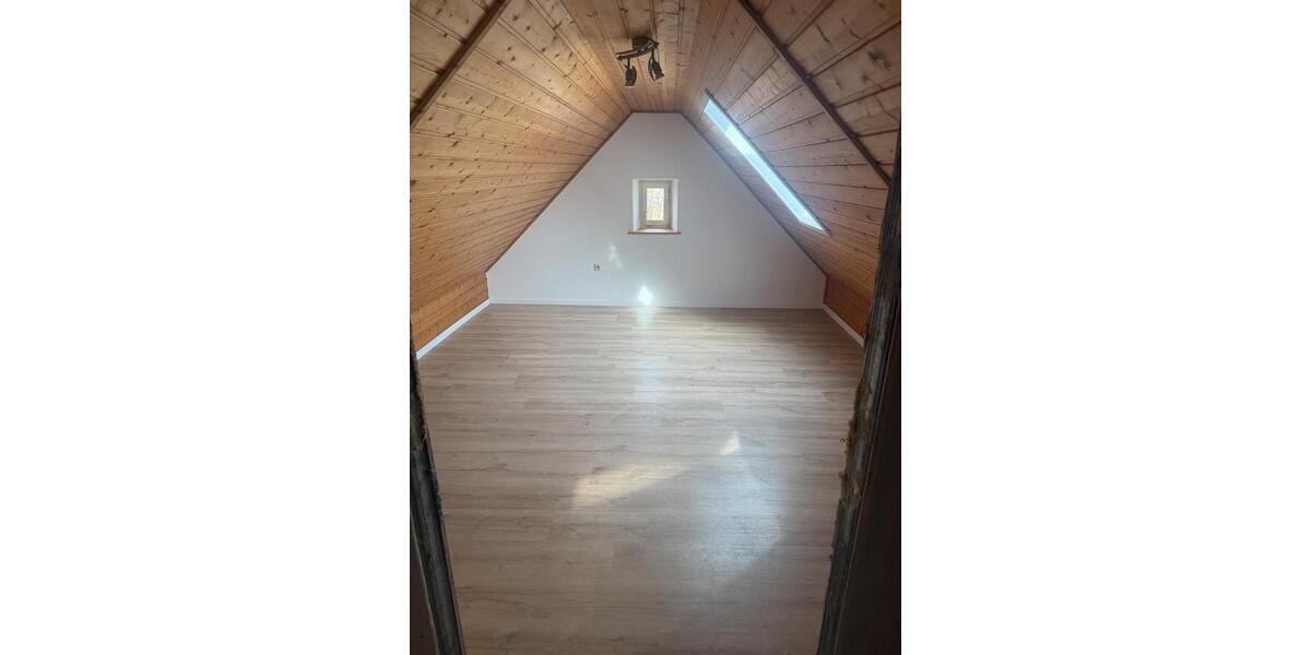 Etagenwohnung Altendorf - 2.5 Zimmer, 65 m&sup2;, 850&euro; | Angebot:26033522