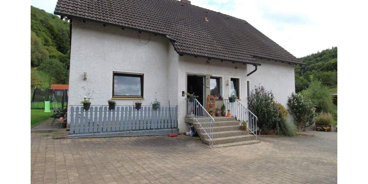 Einfamilienhaus Pretzfeld Urspring - 4 Zimmer, 143 m&sup2;, 399.000&euro; | Angebot:25685607