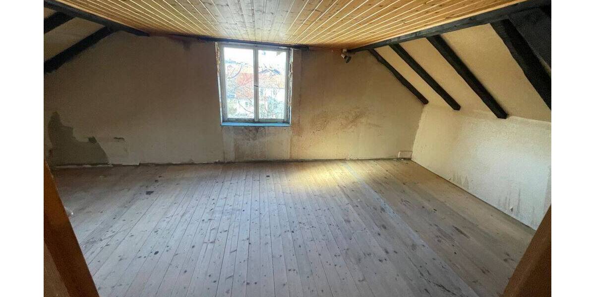 Mehrfamilienhaus, Wohnhaus Burgebrach - 9 Zimmer, 759 m&sup2;, 385.000&euro; | Angebot:26155334