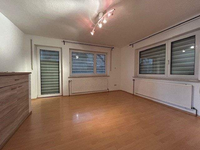 Mehrfamilienhaus, Wohnhaus Röttenbach - 8 Zimmer, 152 m&sup2;, 479.000&euro; | Angebot:25671223