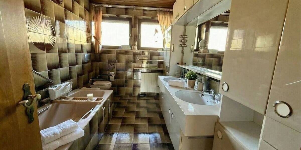 Einfamilienhaus Baunach - 9 Zimmer, 273 m&sup2;, 495.000&euro; | Angebot:26154527