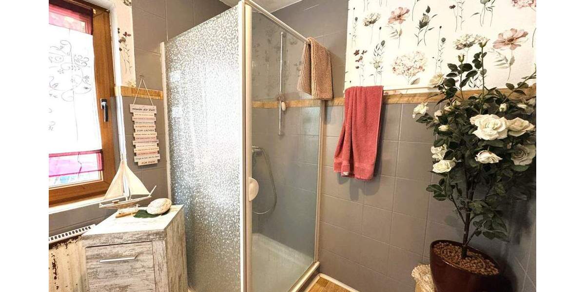 Einfamilienhaus Burghaslach - 6 Zimmer, 130 m&sup2;, 425.000&euro; | Angebot:25744156