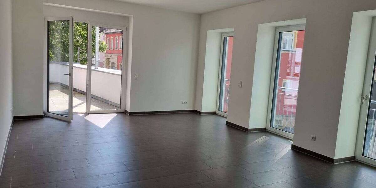 Etagenwohnung Forchheim - 2 Zimmer, 94 m&sup2;, 940&euro; | Angebot:26171225