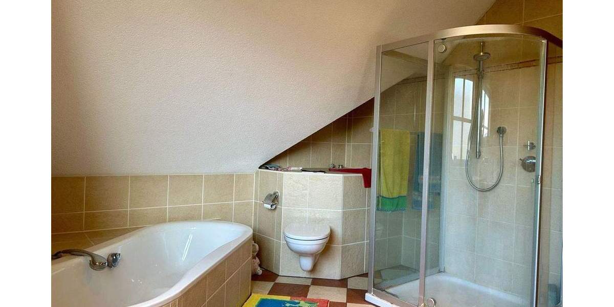 Einfamilienhaus Höchstadt - 7 Zimmer, 160 m&sup2;, 689.000&euro; | Angebot:25671221