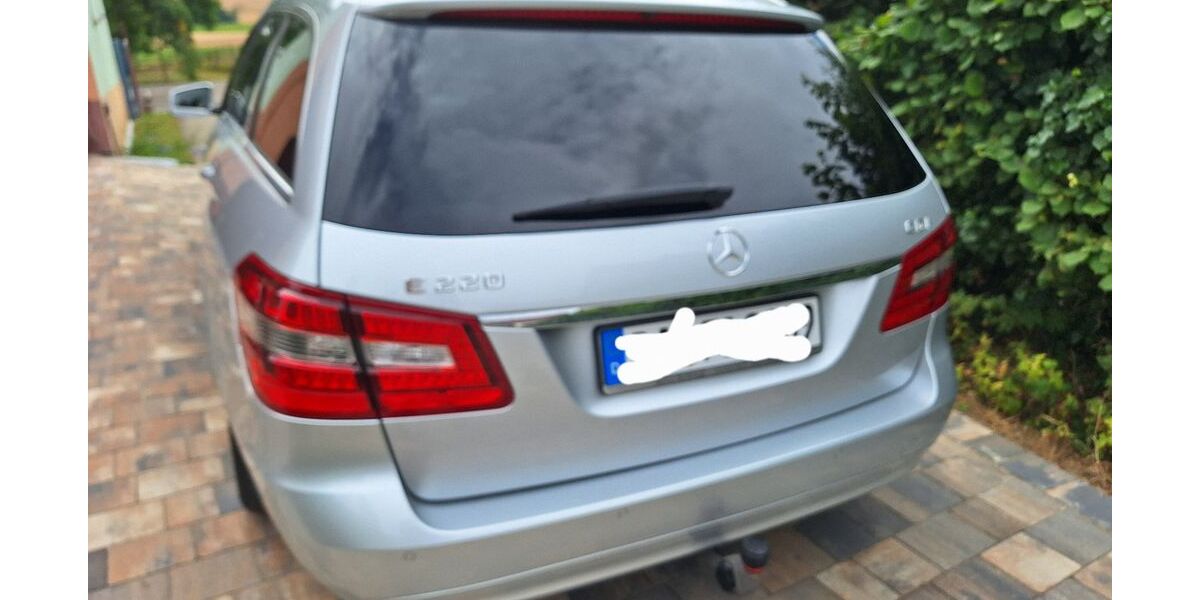Mercedes-Benz E 220 228.500 km 9.150 &euro; Memmelsdorf 96117
