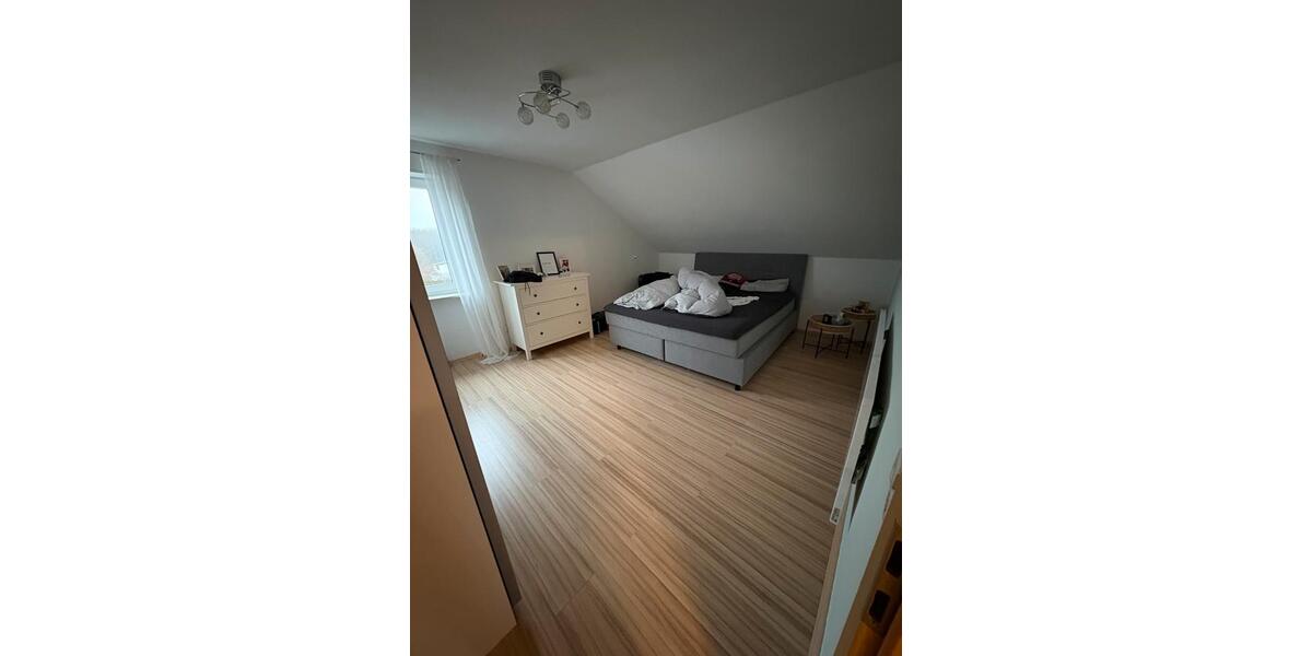 Dachgeschoßwohnung Memmelsdorf - 3 Zimmer, 72 m&sup2;, 235.000&euro; | Angebot:27114703