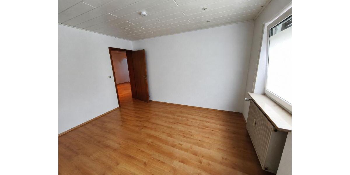 3 Zi. Wohnung im EG mit Terrasse, Gartenmktbenutzung und Garage - Etagenwohnung Hessdorf | Angebot:27314099