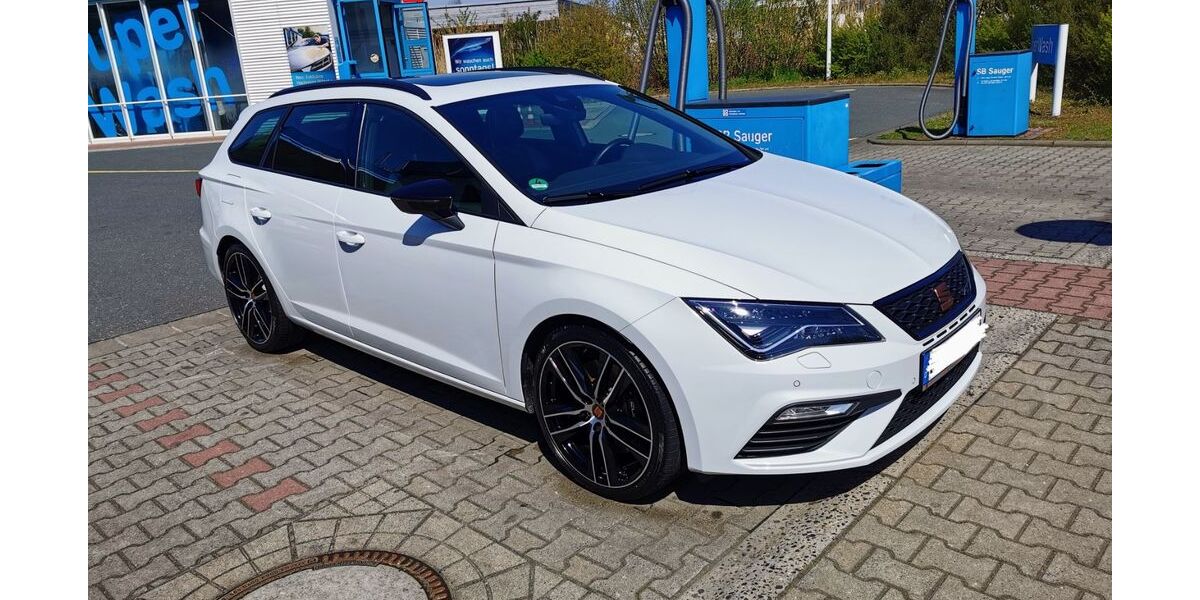 Seat Leon 112.500 km 18.990 &euro; Adelsdorf 91325