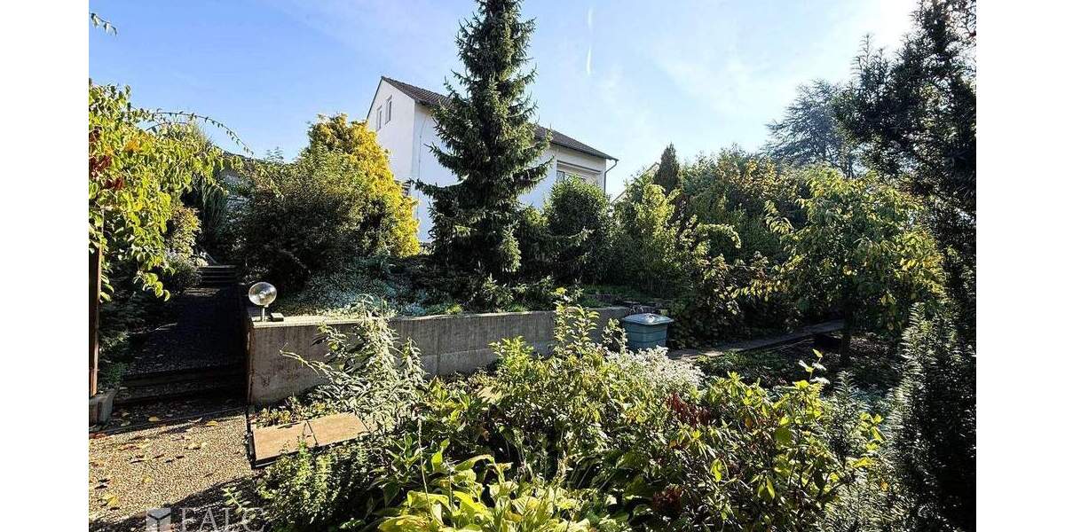 Mehrfamilienhaus, Wohnhaus Memmelsdorf - 9 Zimmer, 186 m&sup2;, 640.000&euro; | Angebot:25695315