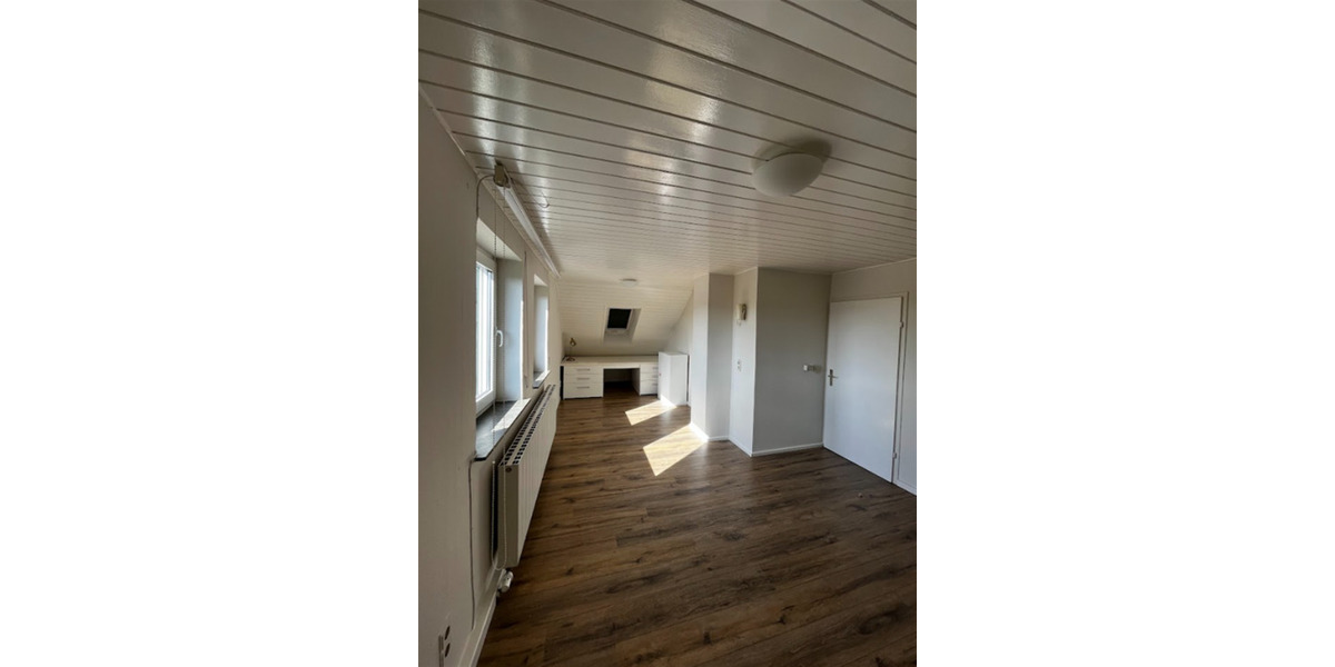 Erdgeschoßwohnung Burghaslach - 6 Zimmer, 220 m&sup2;, 1.250&euro; | Angebot:25379613