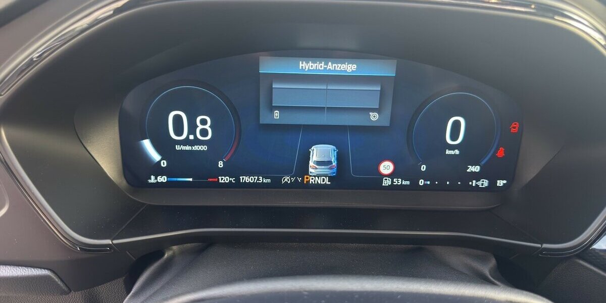 Ford Focus Turnier ST-Line X*Aut./Pano/AHK/Navi/SHZG/PD 17.607 km 22.490 &euro; Bamberg 96052