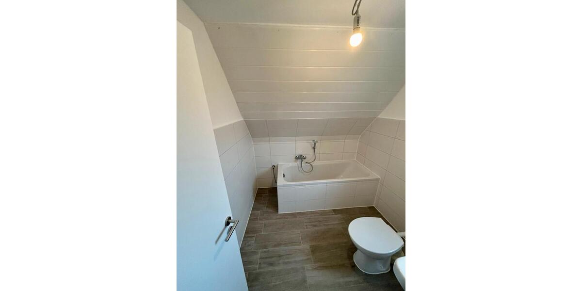 Dachgeschoßwohnung Forchheim - 3 Zimmer, 60 m&sup2;, 800&euro; | Angebot:25209886