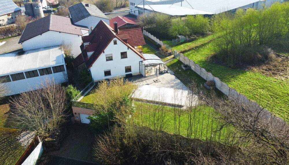 Einfamilienhaus Burgebrach / Ampferbach Ampferbach - 8 Zimmer, 223 m&sup2;, 985.000&euro; | Angebot:25741935