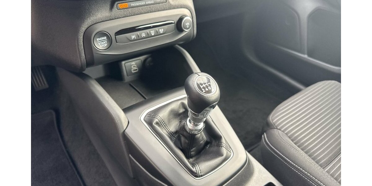 Ford Focus Titanium *Navi/SHZG/LED/TPMT/PDC/1.HD* 31.452 km 16.990 &euro; Bamberg 96052