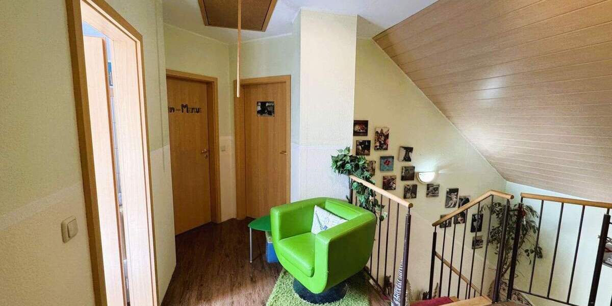 Einfamilienhaus Burghaslach - 6 Zimmer, 130 m&sup2;, 425.000&euro; | Angebot:25744156