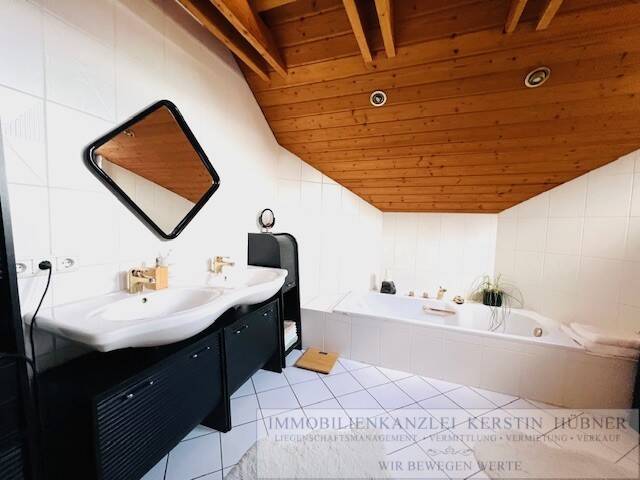Einfamilienhaus Burgebrach - 6 Zimmer, 196 m&sup2;, 650.000&euro; | Angebot:26092050