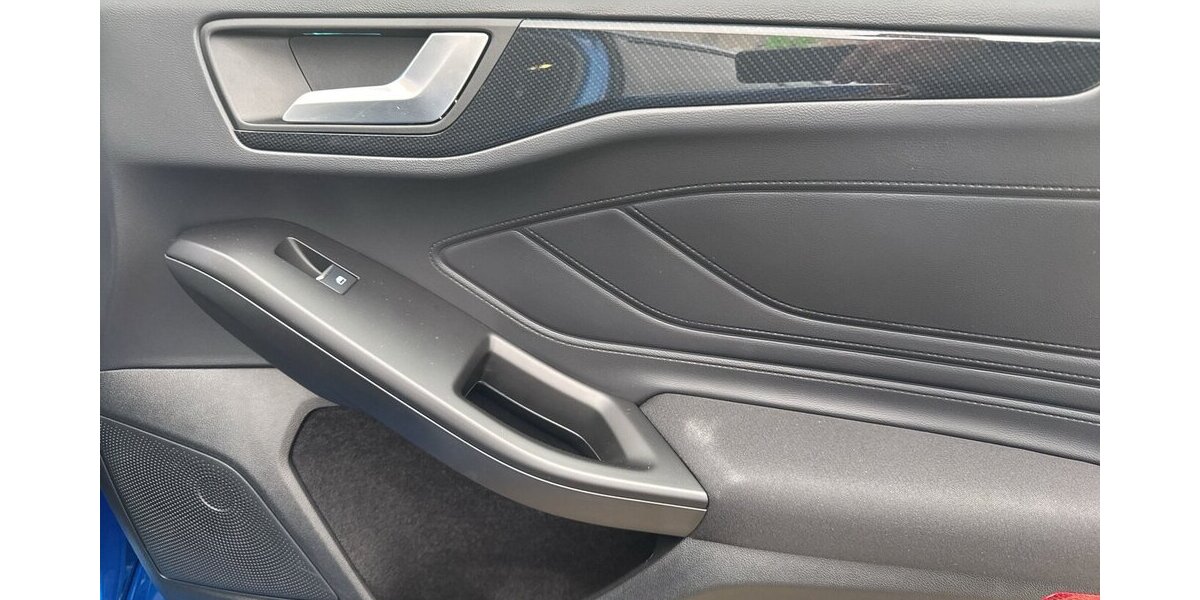 Ford Focus Turnier ST-Line X *AHK//Head-up/Navi/SHZG/PD 10.269 km 22.490 &euro; Bamberg 96052