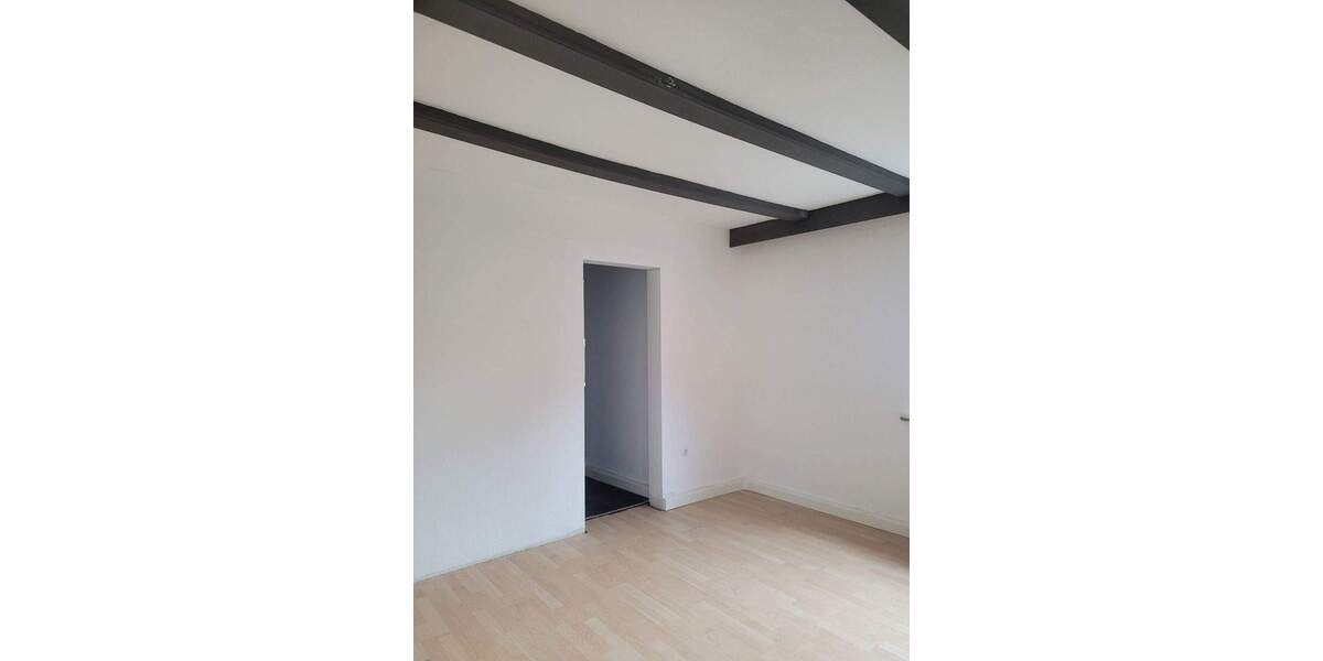 Mehrfamilienhaus, Wohnhaus Adelsdorf - 8 Zimmer, 202 m&sup2;, 398.000&euro; | Angebot:25681317