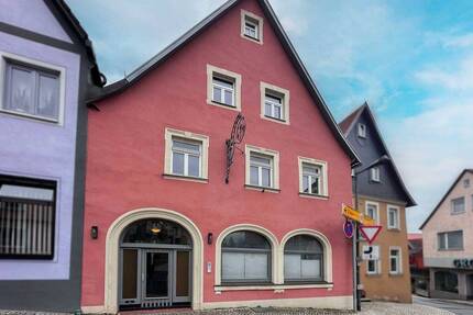 Gewerbeobjekt Hollfeld - 7 Zimmer, 349.000&euro; | Angebot:26617414