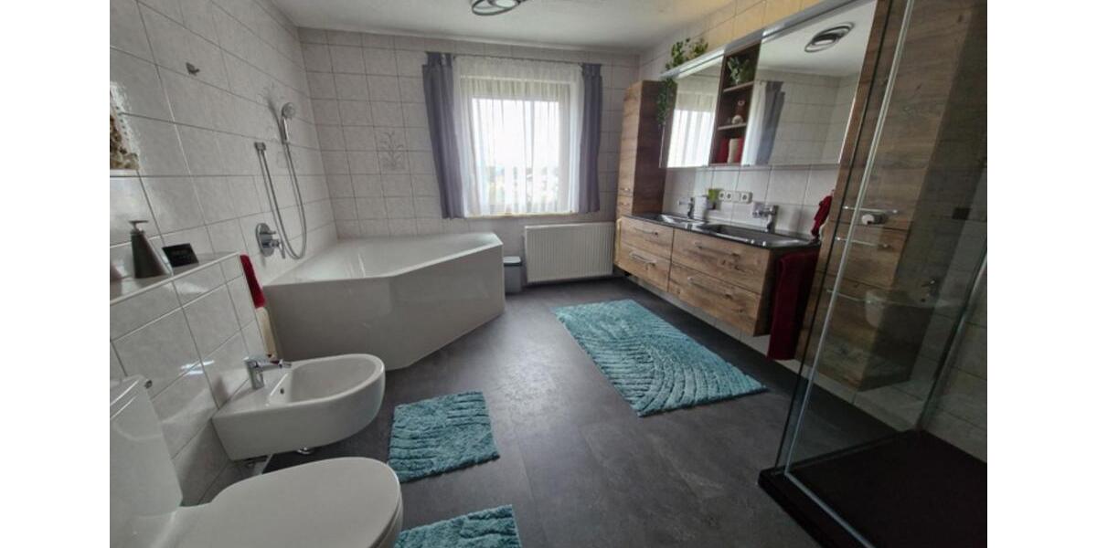 Mehrfamilienhaus, Wohnhaus Hausen - 10 Zimmer, 268 m&sup2;, 680.000&euro; | Angebot:22627182