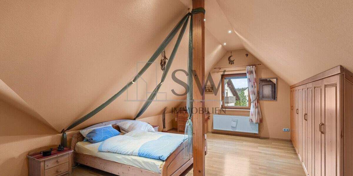 Einfamilienhaus Burgebrach - 9 Zimmer, 227 m&sup2;, 550.000&euro; | Angebot:25685831