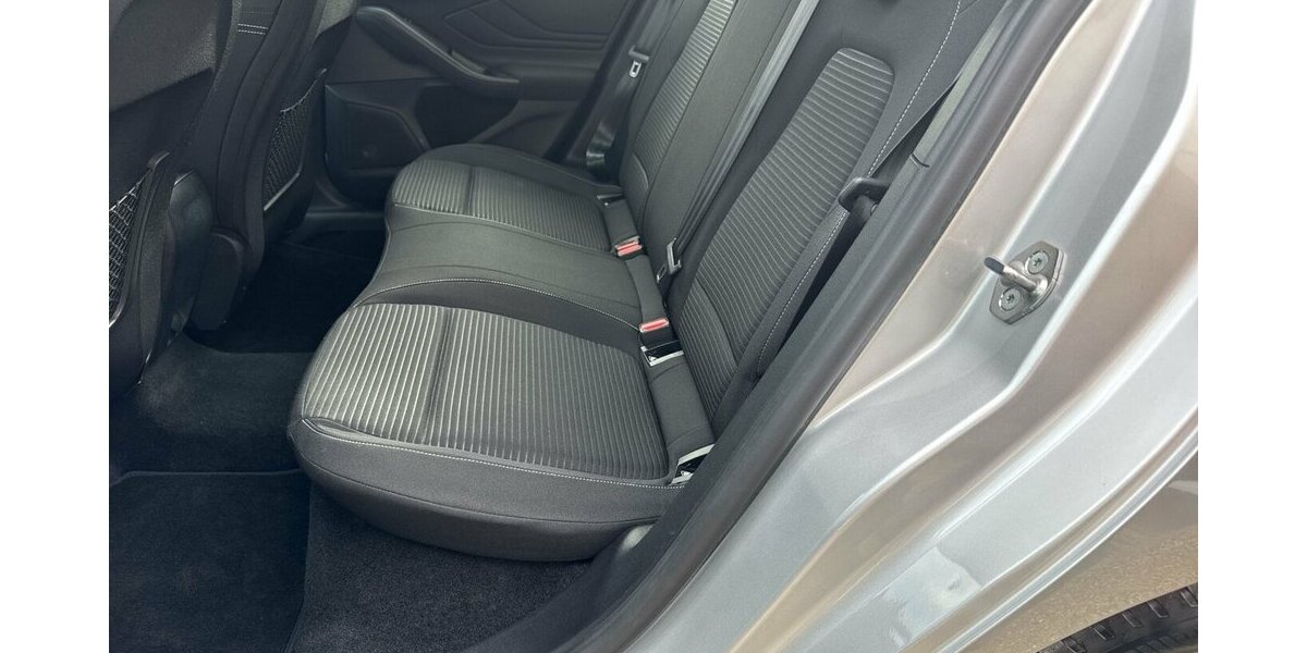 Ford Focus Titanium *Navi/SHZG/LED/TPMT/PDC/1.HD* 31.452 km 16.990 &euro; Bamberg 96052