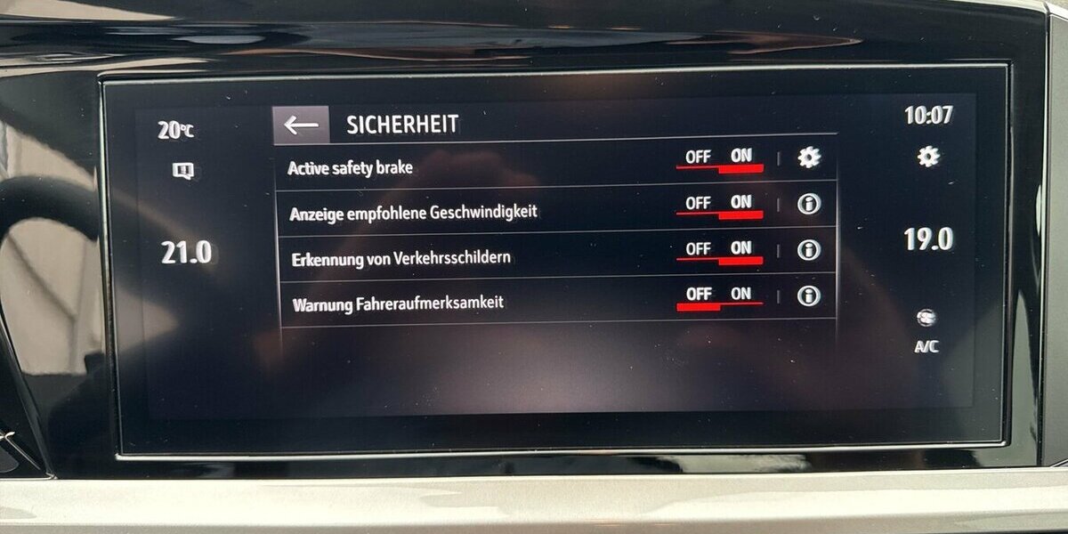 Opel Grandland Ultimate *ACC/Navi/19Zoll Alu/LED/el.Hec 35.065 km 23.980 &euro; Bamberg 96052