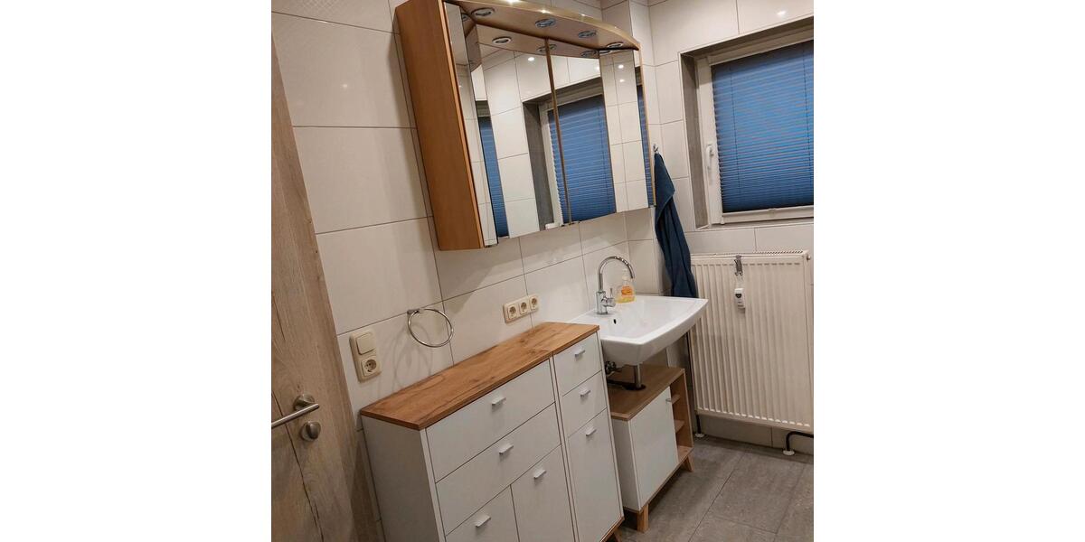 Hochparterre Hallerndorf - 2 Zimmer, 90 m&sup2;, 950&euro; | Angebot:25931426