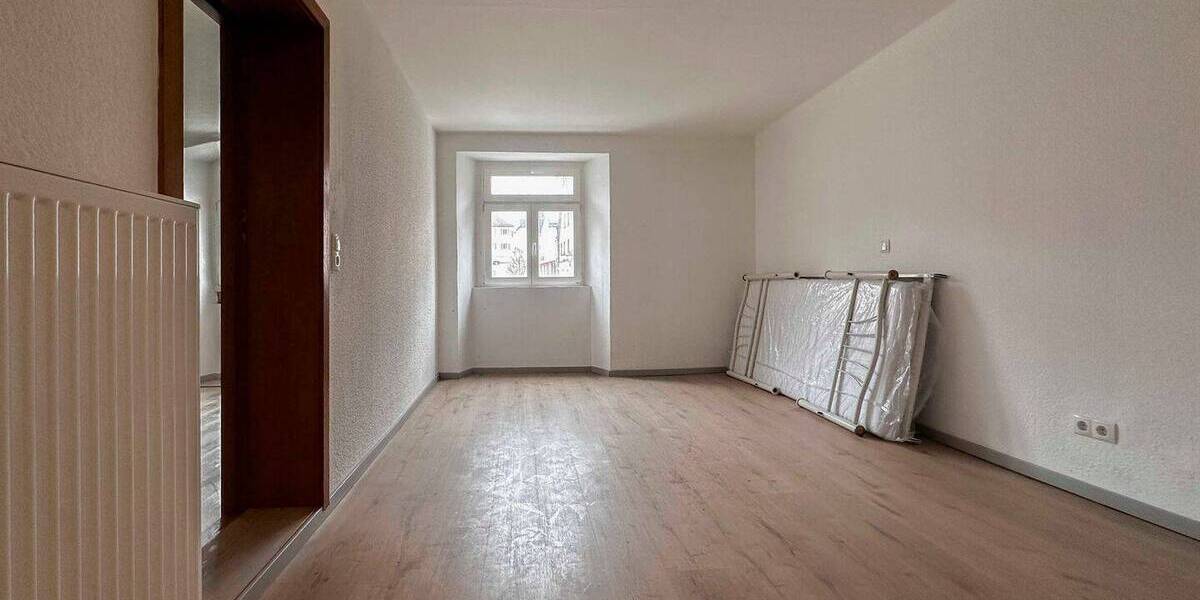 Mehrfamilienhaus, Wohnhaus Hollfeld - 7 Zimmer, 200 m&sup2;, 375.000&euro; | Angebot:26307639