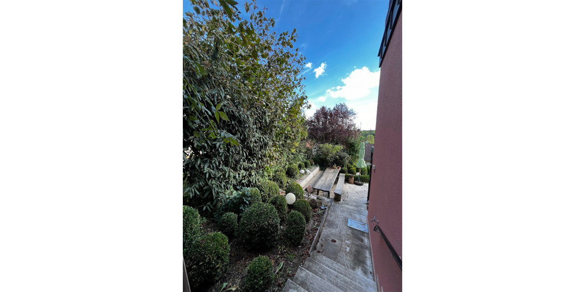 Erdgeschoßwohnung Burghaslach - 6 Zimmer, 220 m&sup2;, 1.250&euro; | Angebot:25379613