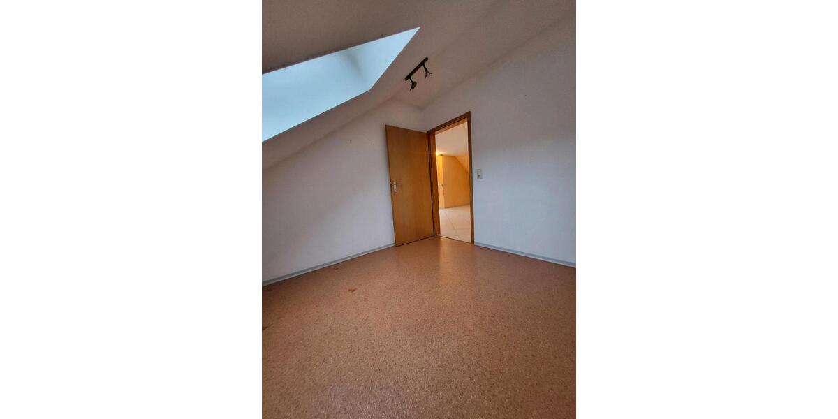 Dachgeschoßwohnung Eltmann - 3 Zimmer, 69 m&sup2;, 185.000&euro; | Angebot:25403544