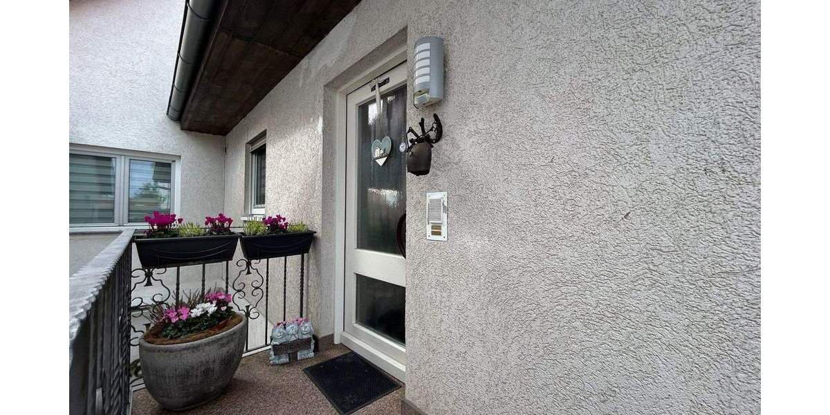 Etagenwohnung Wachenroth - 4 Zimmer, 132 m&sup2;, 299.000&euro; | Angebot:25700813