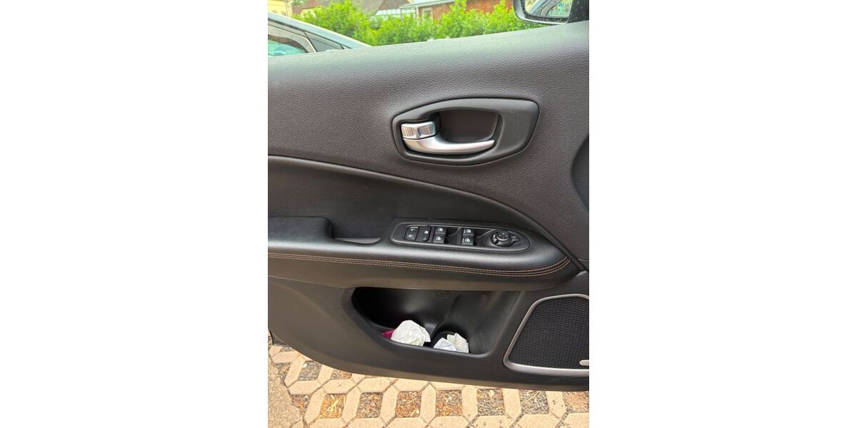 Jeep Compass 136.527 km 13.700 &euro; Ebern 96106