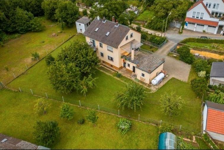 Einfamilienhaus Bamberg Gereuth - 8 Zimmer, 240 m&sup2;, 485.000&euro; | Angebot:26314570