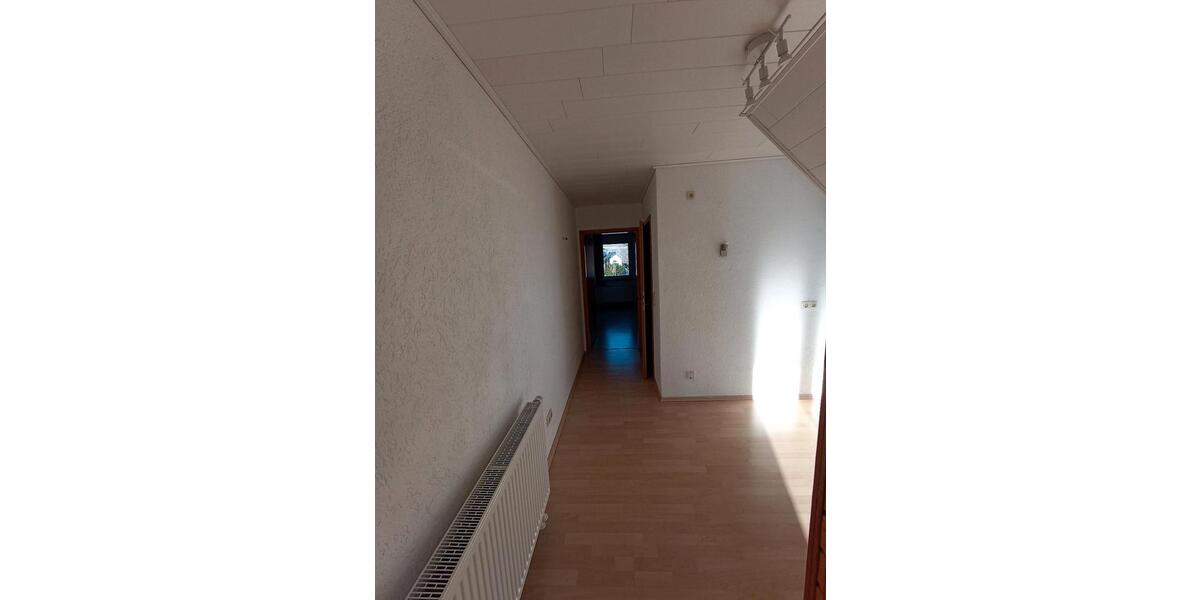 Dachgeschoßwohnung Bad Staffelstein - 3 Zimmer, 70 m&sup2;, 450&euro; | Angebot:25977242