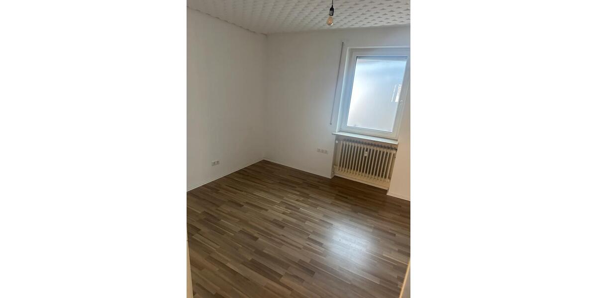 Etagenwohnung Schlüsselfeld - 5 Zimmer, 150 m&sup2;, 1.200&euro; | Angebot:26699657